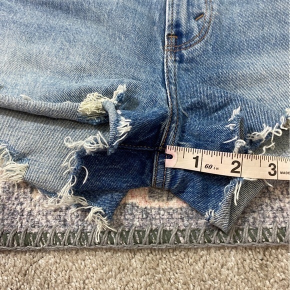 Abercrombie & Fitch‎ 27/4 The Mom High Rise Jean Shorts Distressed - Picture 8 of 8